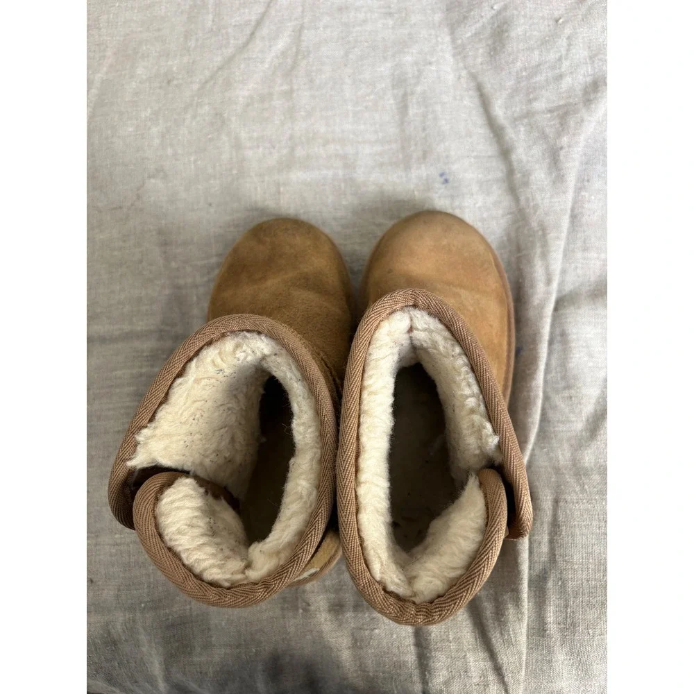 UGG Kids Classic Mini II Chestnut Brown Suede Sheepskin Boots Size‎ 13 111889K